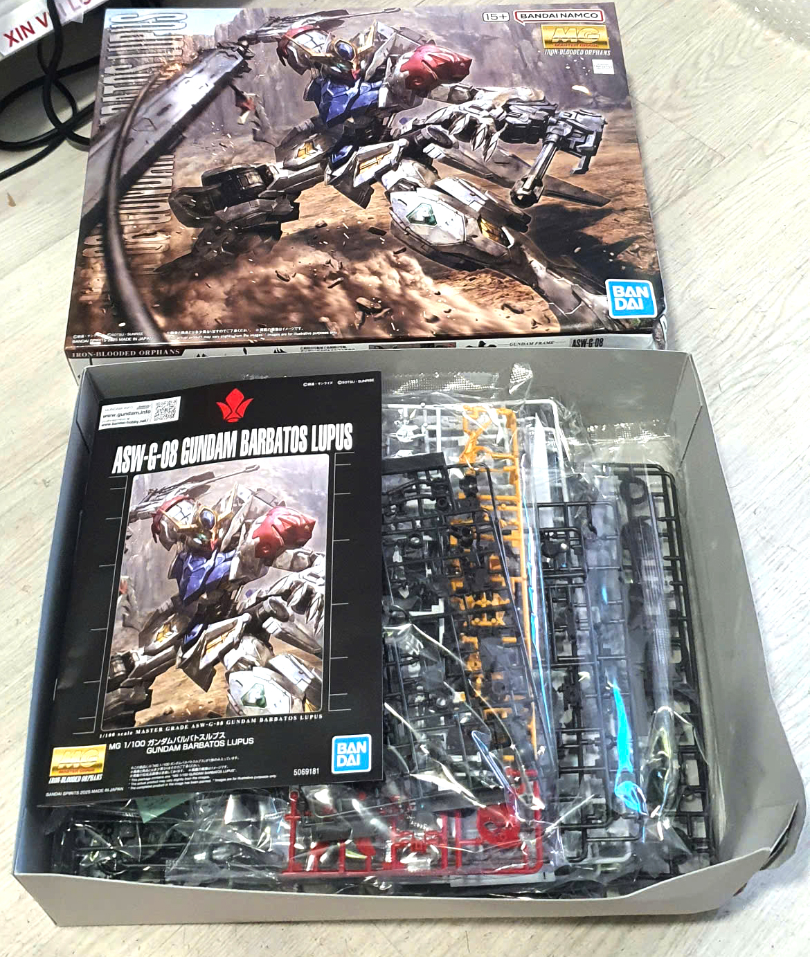 Mô hình lắp ráp MG 1/100 GUNDAM BARBATOS LUPUS ( hộp móp góc )